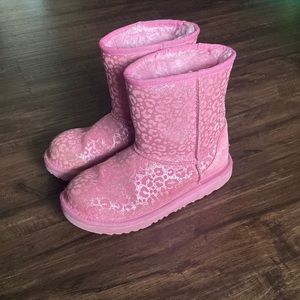 Size 4 Uggs